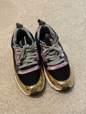 P448 Women's Black Sneakers with Gold Toe & Pink Trim